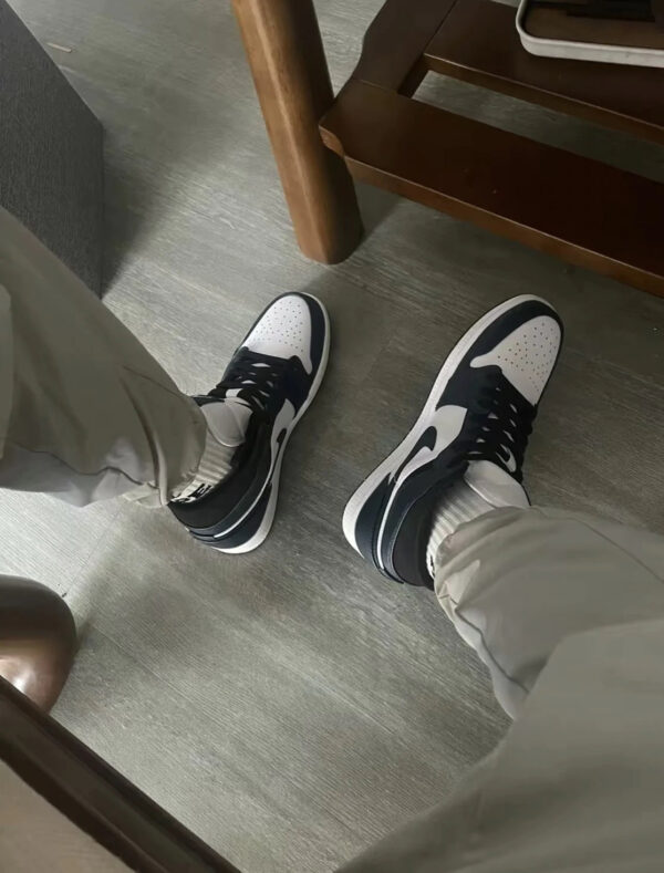 AIR JORDAN 1 MID DARK TEAL - Image 7