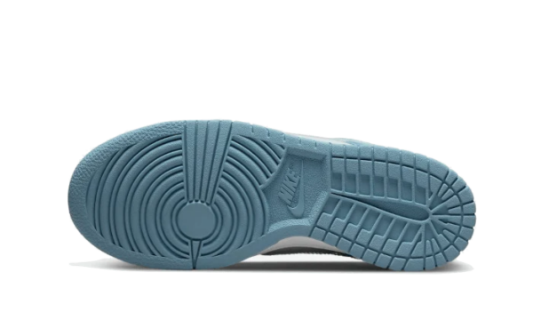 DUNK LOW CLEAR SWOOSH - Image 3