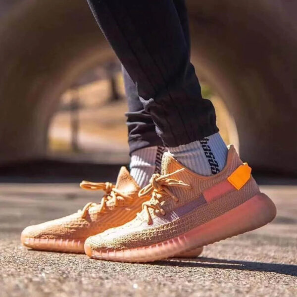 YEEZY BOOST 350 V2 CLAY - Image 6